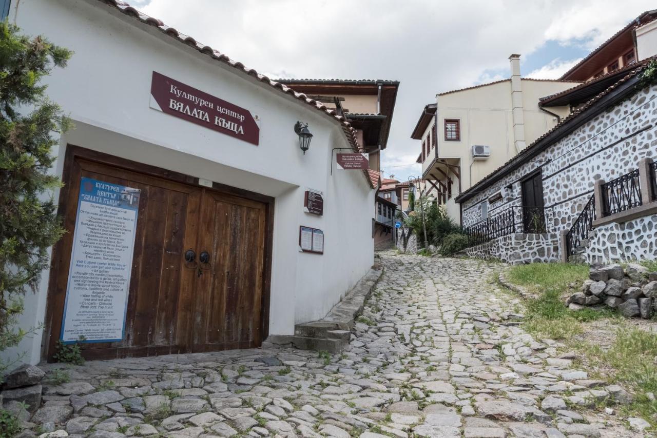 Art White House In Ancient Plovdiv Apartment Екстериор снимка