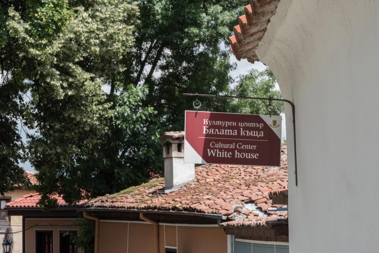 Art White House In Ancient Plovdiv Apartment Екстериор снимка