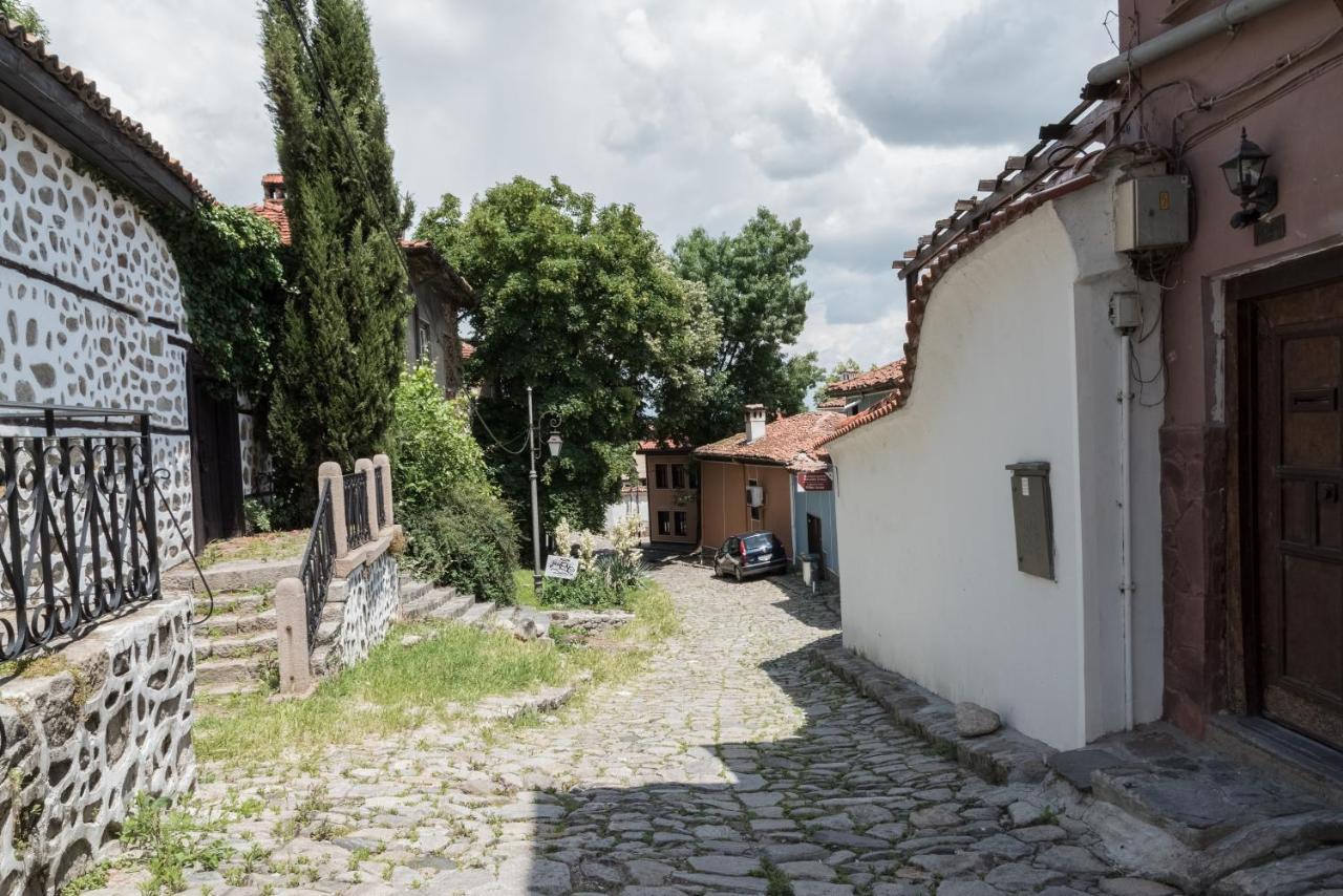 Art White House In Ancient Plovdiv Apartment Екстериор снимка